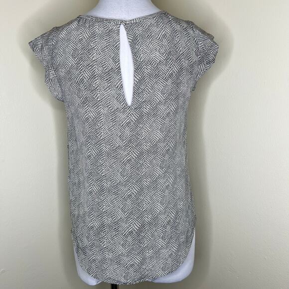 Joie 100% Silk Top XS Black White Cap Sleeve Keyhole Office Work Casual Pocket - Picture 3 of 10